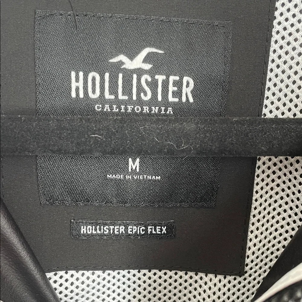 Hollister  Black, Cream, and White Windbreaker